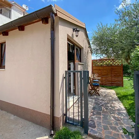 Malerisches Studio-apartment Mit 2 Bikes, Terrasse - Nur 250 Meter Zum Strand Karpinjan